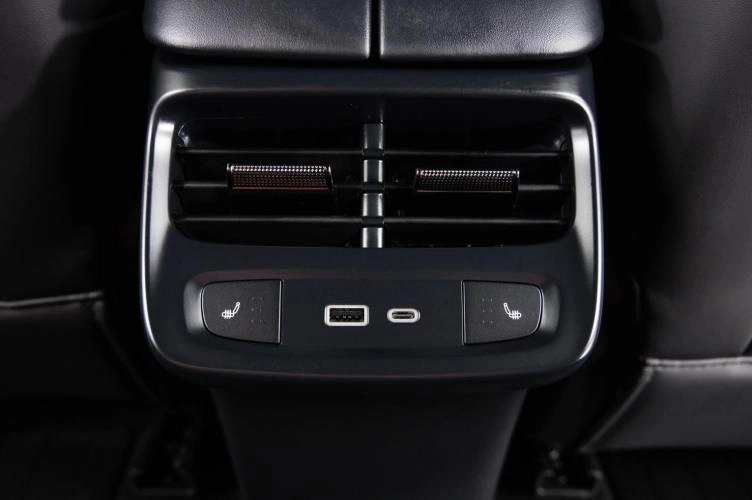 Omoda C7 24 из 26