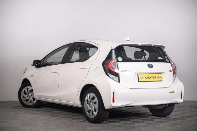 Toyota Aqua 5 из 6