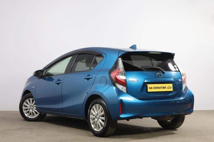 Toyota Aqua 4 из 6