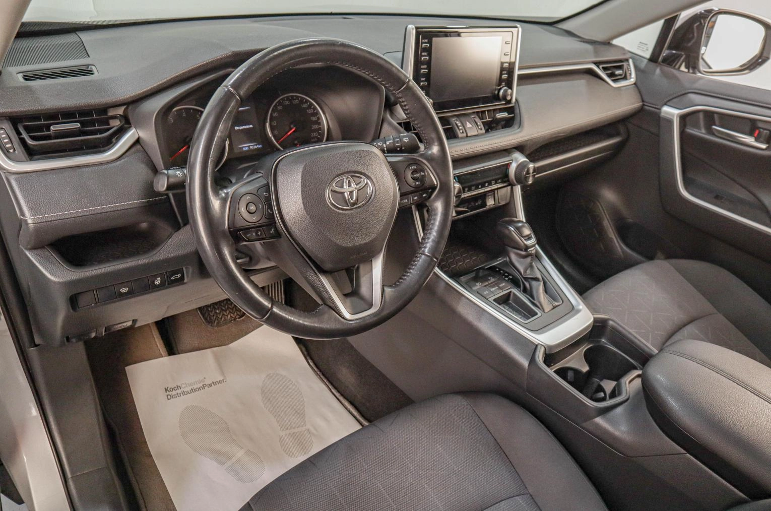 Toyota RAV4 8 из 17