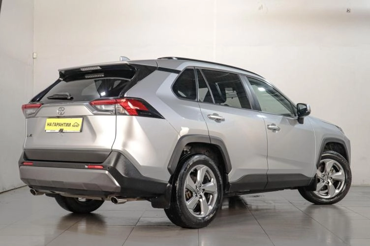 Toyota RAV4 6 из 6