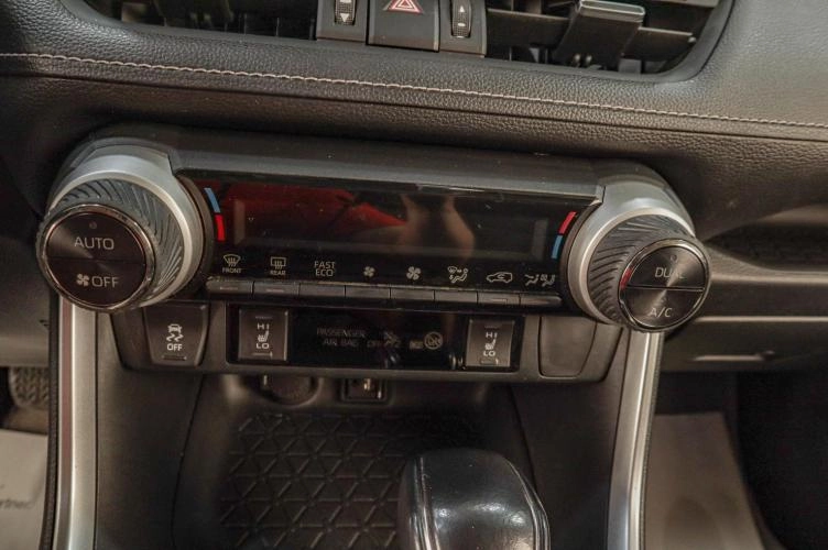 Toyota RAV4 15 из 17