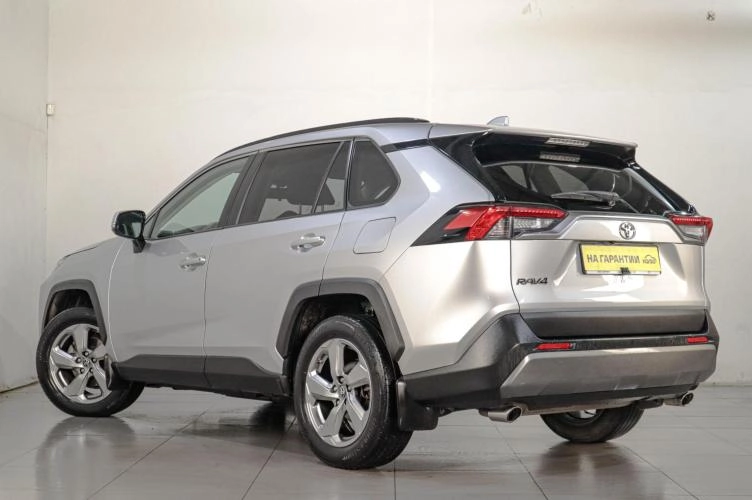 Toyota RAV4 4 из 6