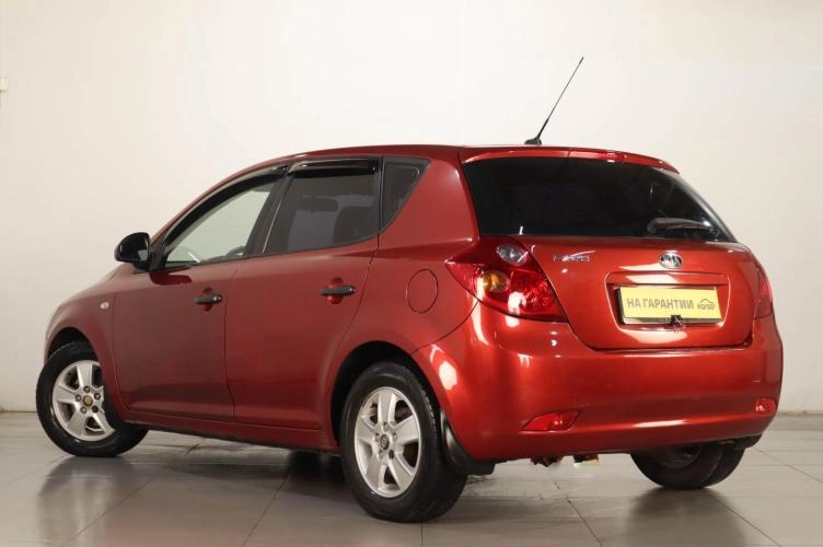 KIA cee'd 4 из 6