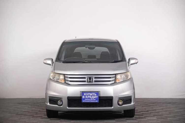 Honda Freed 3 из 6