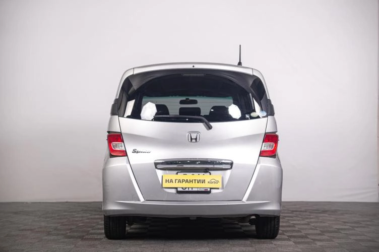 Honda Freed 4 из 6