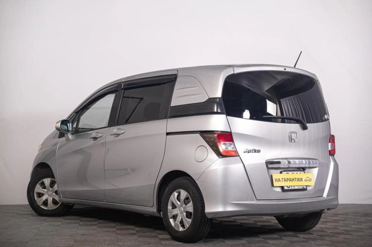 Honda Freed 5 из 6