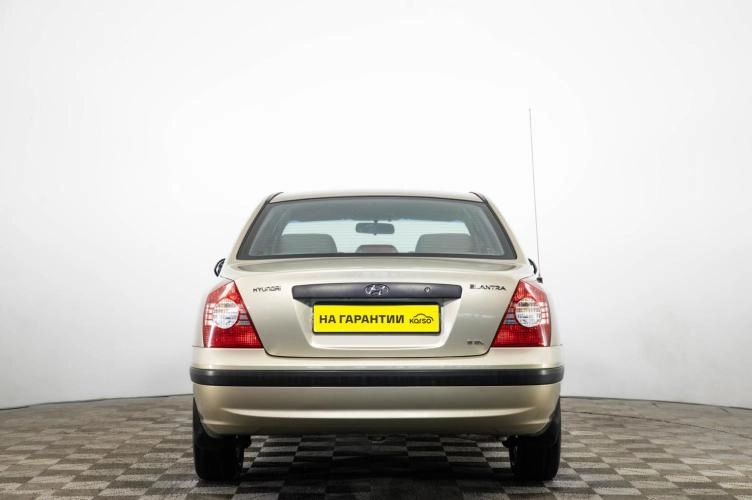 Hyundai Elantra 5 из 6