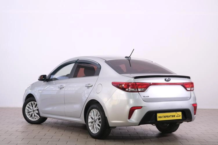 KIA Rio 4 из 6
