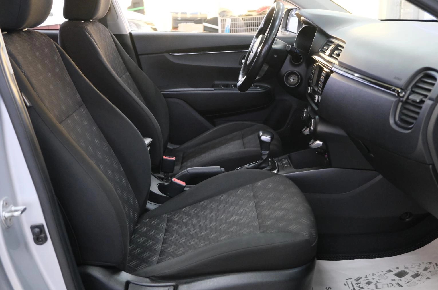 KIA Rio 16 из 22