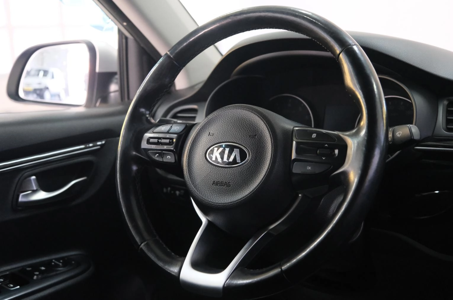 KIA Rio 12 из 22