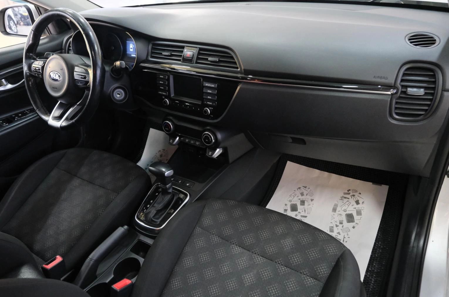 KIA Rio 18 из 22