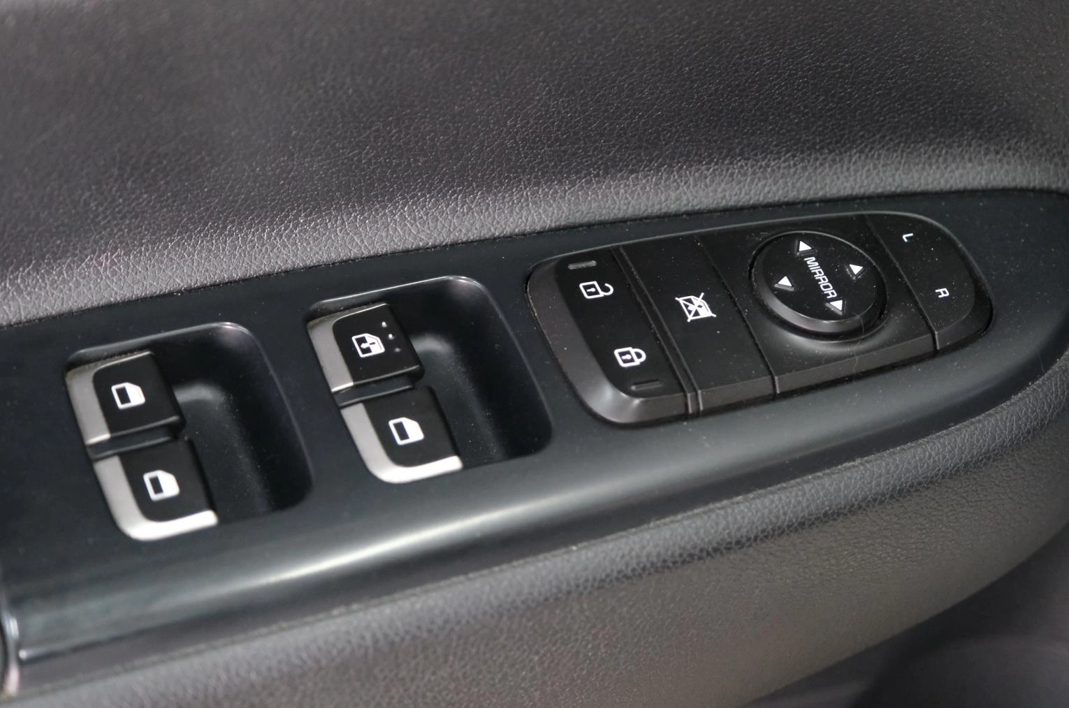KIA Rio 8 из 22