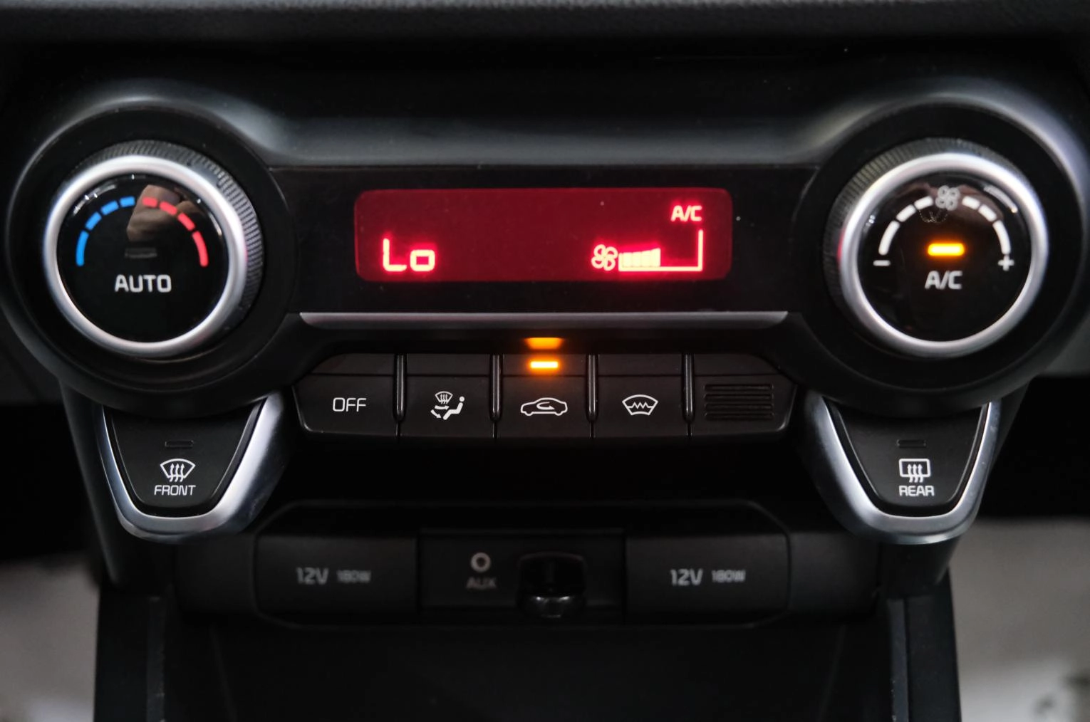 KIA Rio 15 из 22