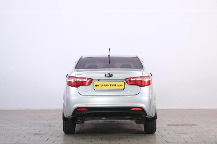 KIA Rio 5 из 6