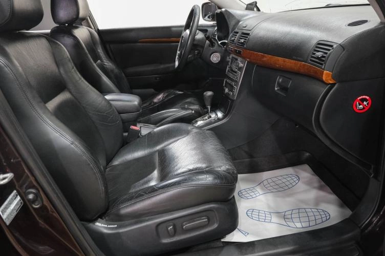 Toyota Avensis 13 из 41