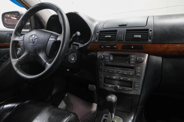 Toyota Avensis 19 из 41