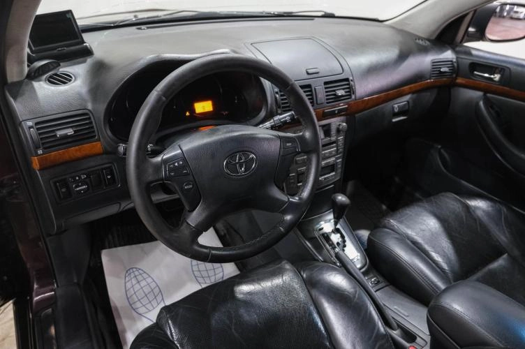 Toyota Avensis 12 из 41