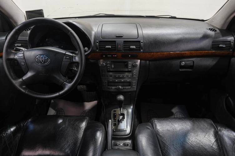 Toyota Avensis 17 из 41