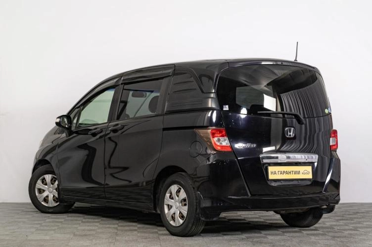 Honda Freed 5 из 6