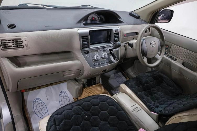 Toyota Raum 14 из 29