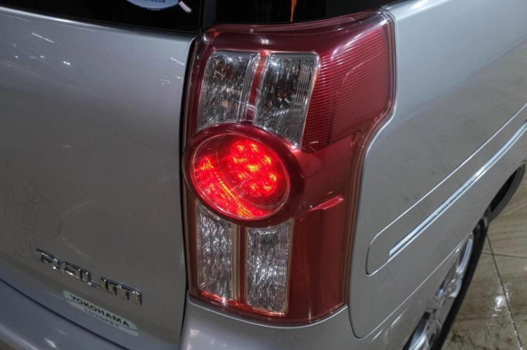 Toyota Raum 8 из 29