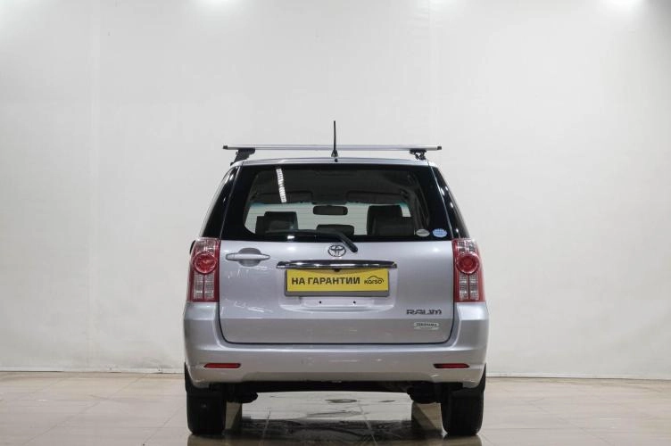 Toyota Raum 5 из 6