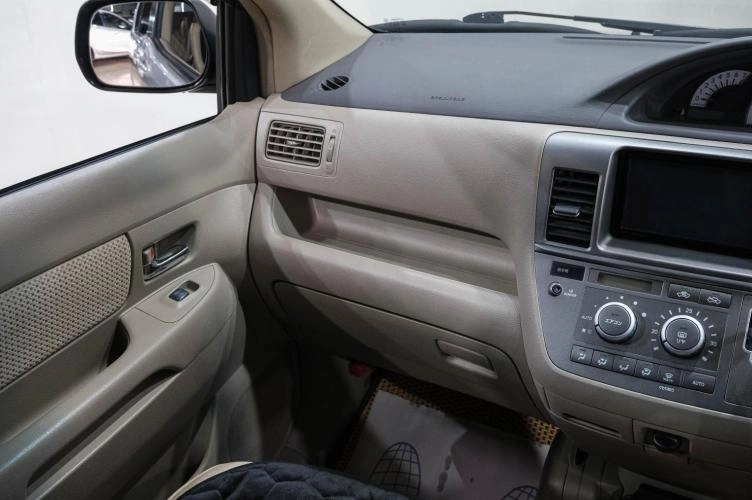Toyota Raum 17 из 29