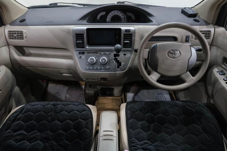 Toyota Raum 19 из 29