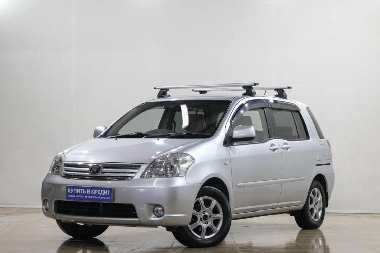 Toyota Raum 3 из 6