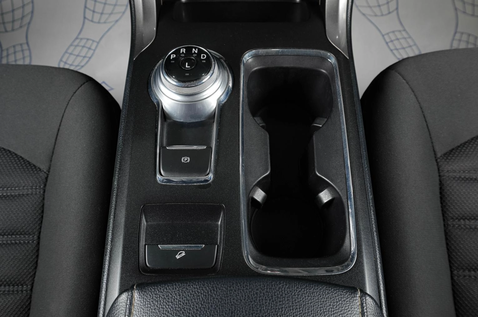 Ford Fusion (North America) 17 из 19