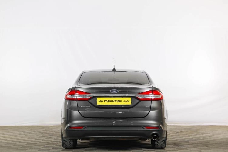 Ford Fusion (North America) 5 из 6