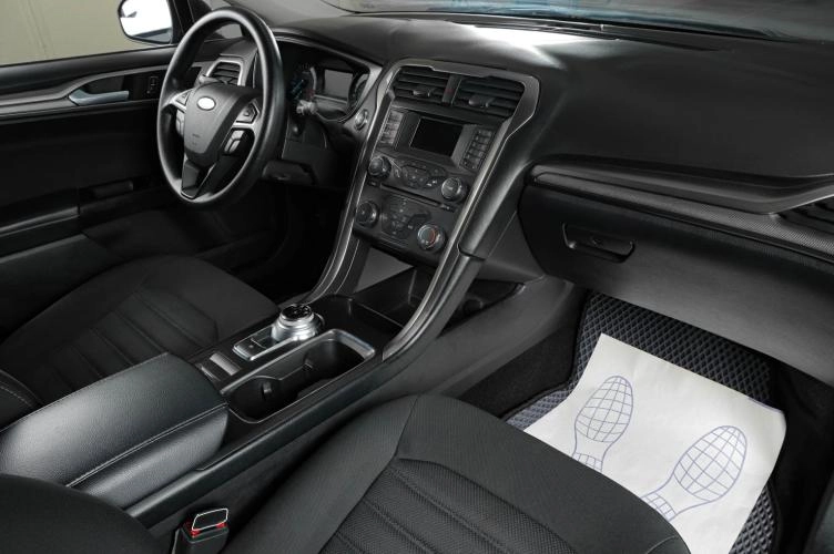 Ford Fusion (North America) 10 из 19