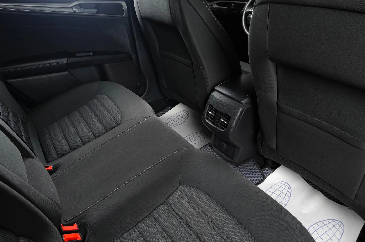Ford Fusion (North America) 9 из 19