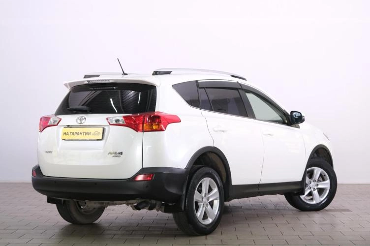 Toyota RAV4 6 из 6