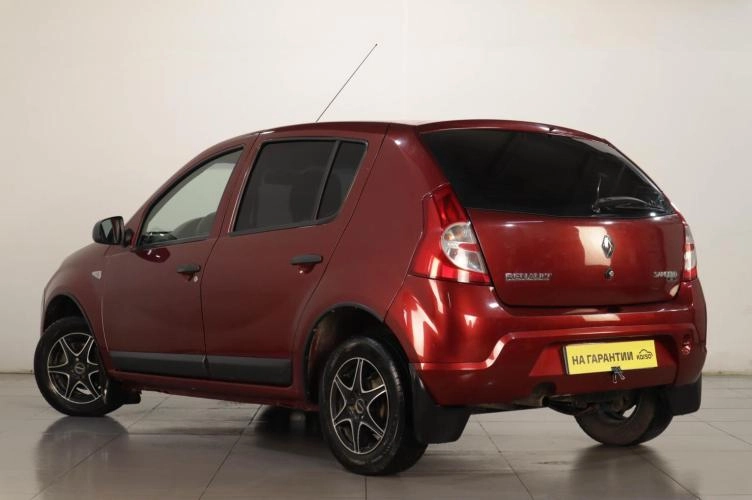 Renault Sandero 4 из 6