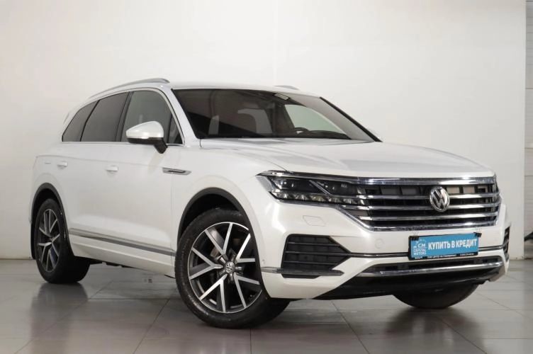 Volkswagen Touareg 1 из 6