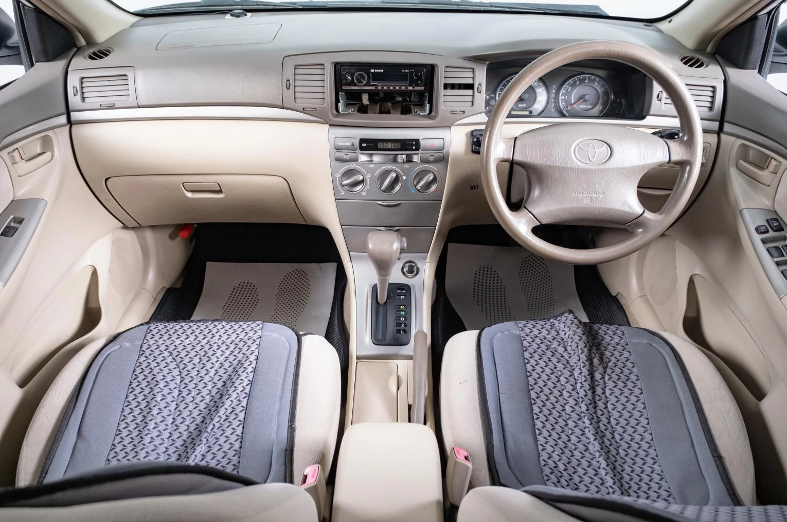 Toyota Corolla Fielder 13 из 31