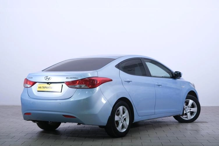 Hyundai Elantra 6 из 6