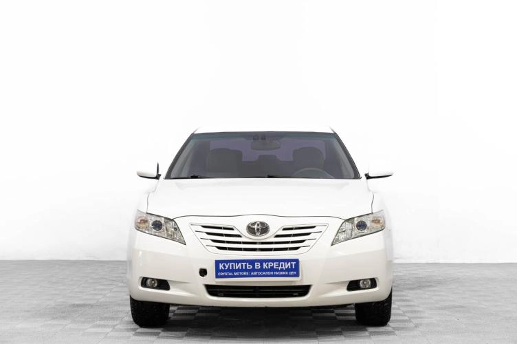 Toyota Camry 2 из 6