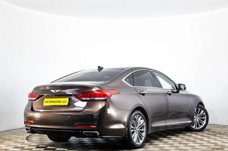 Hyundai Genesis 4 из 6