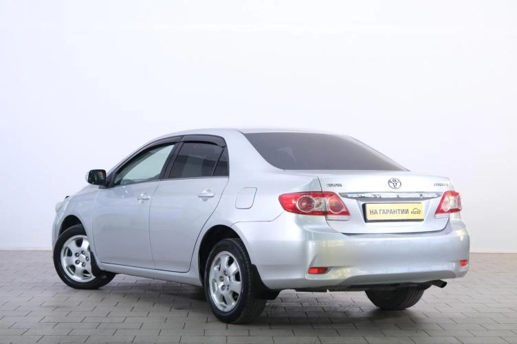 Toyota Corolla 4 из 6
