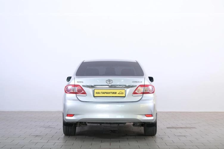 Toyota Corolla 5 из 6