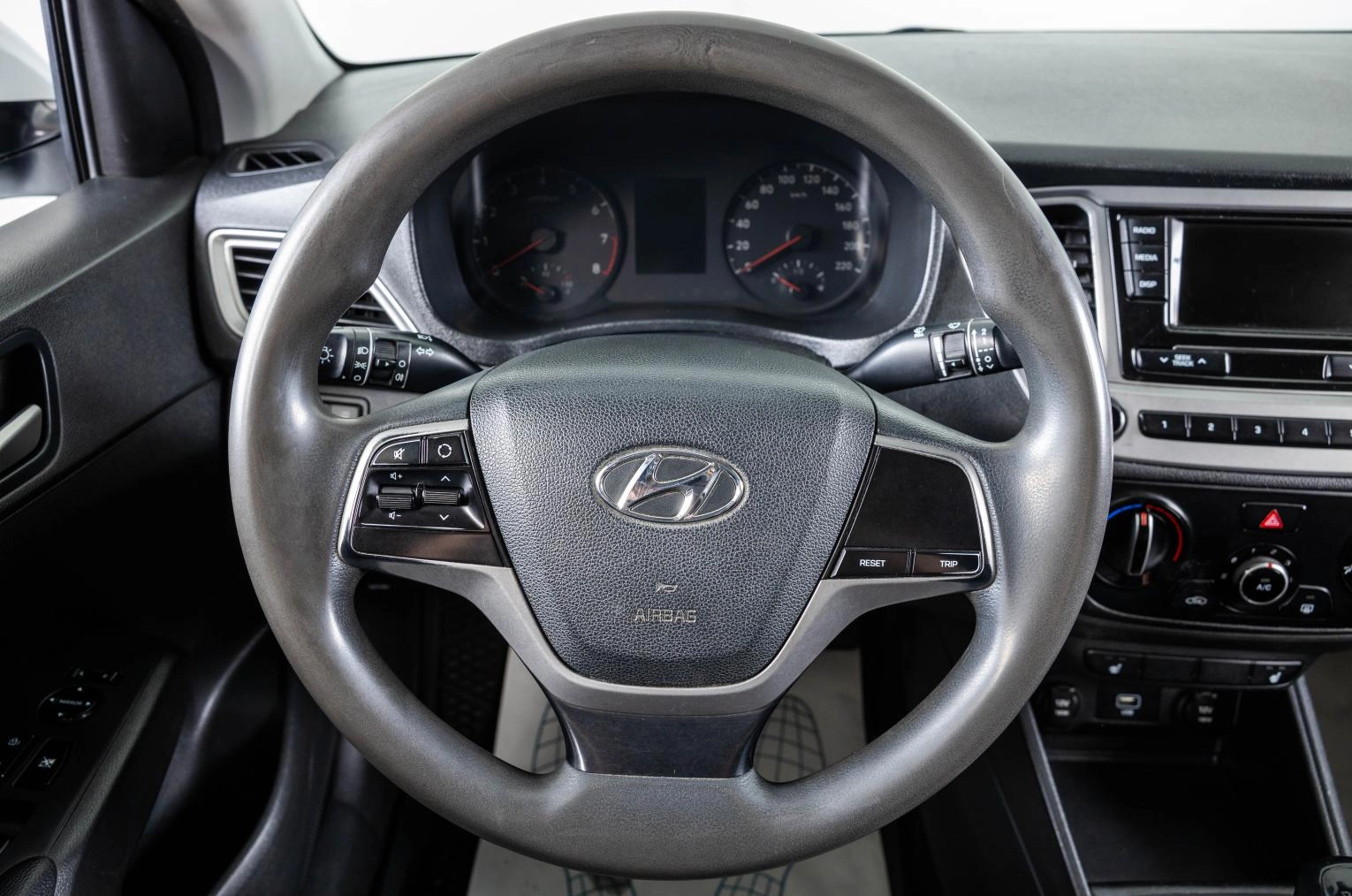 Hyundai Solaris 14 из 21