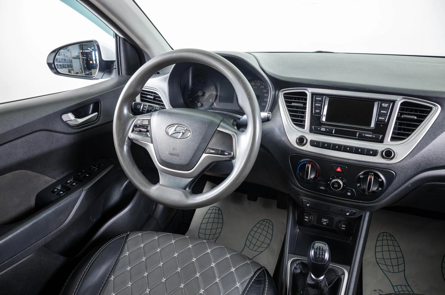 Hyundai Solaris 11 из 21