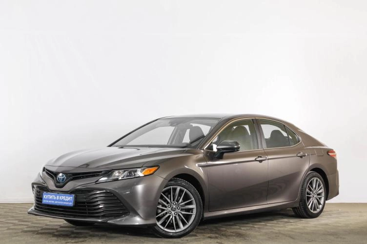 Toyota Camry 3 из 6