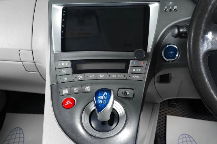 Toyota Prius 16 из 19