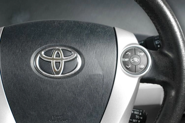 Toyota Prius 15 из 19