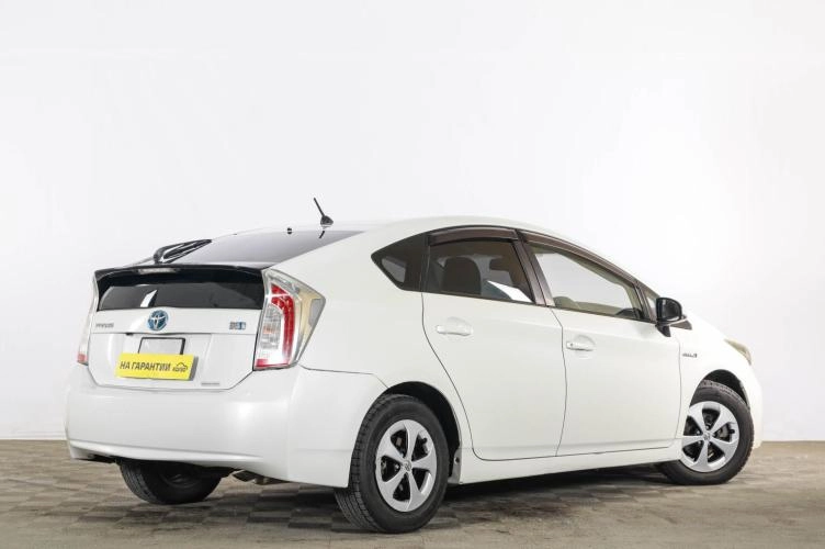 Toyota Prius 6 из 6