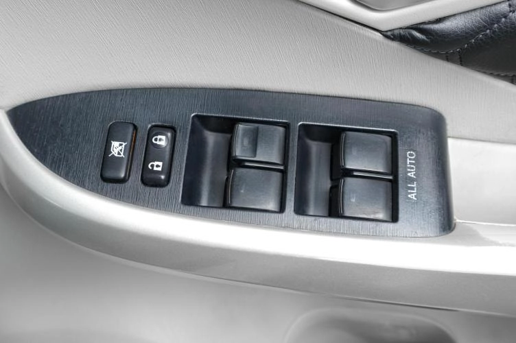 Toyota Prius 18 из 19